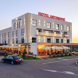 Antunović Hotel East